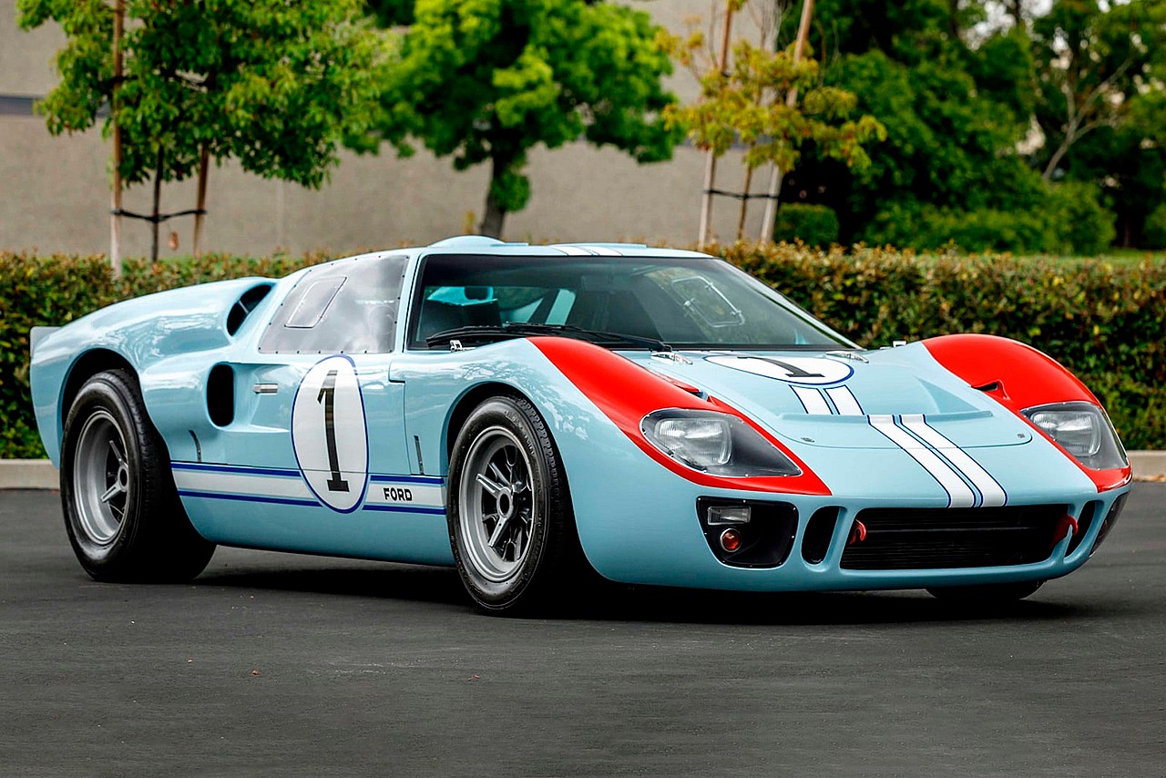 Ford v Ferrari 1966 Superformance Ford GT40 MKII Replica (9)