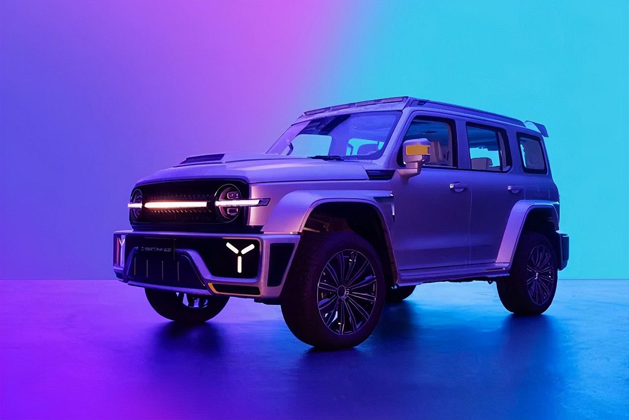 Tank 300 Cybertank (2)