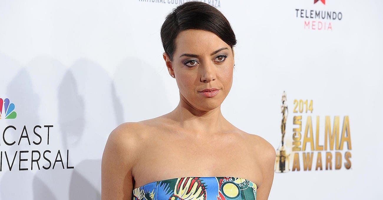 aubrey-plaza-promo-bisexual.jpg