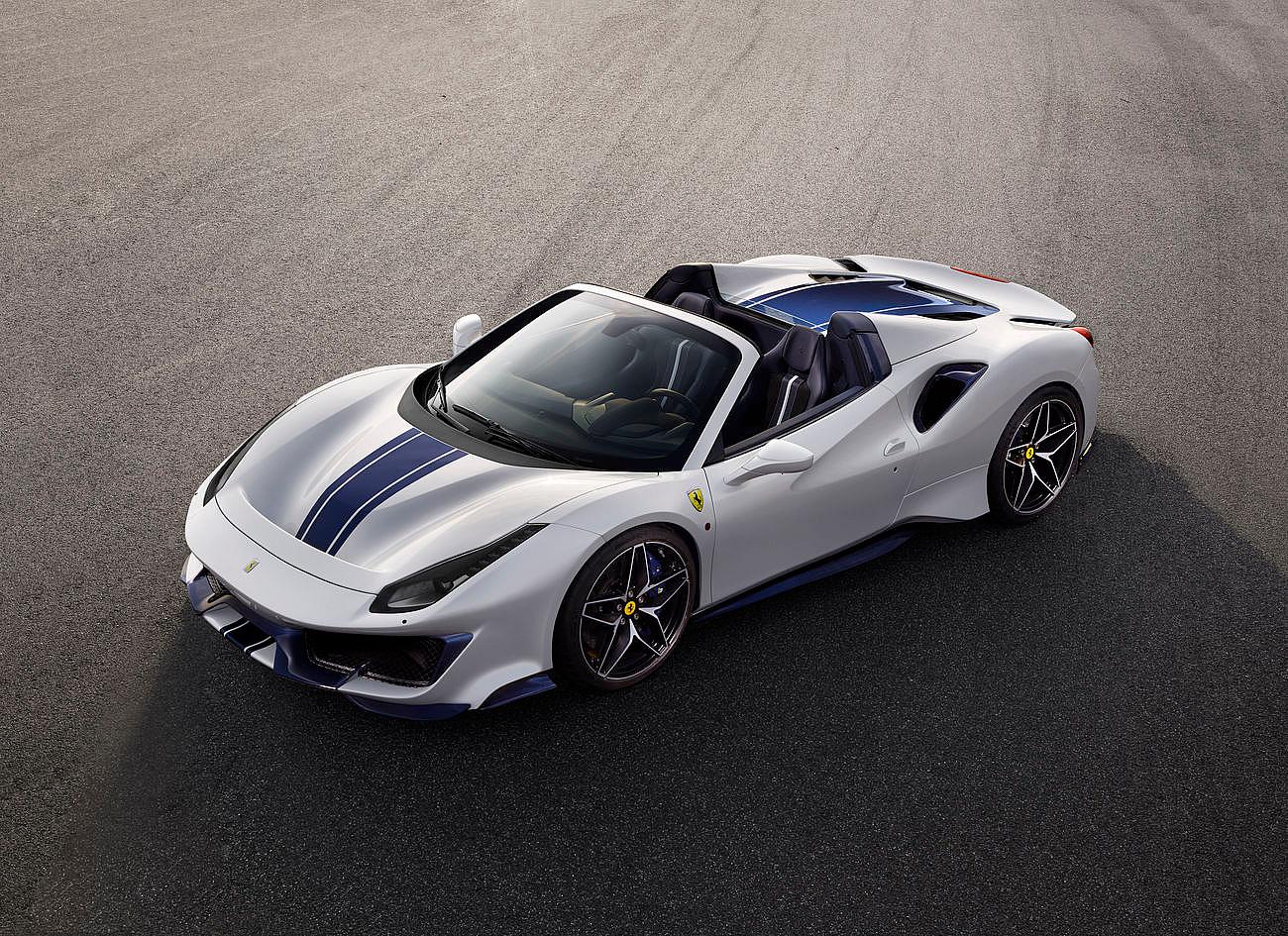 1_ferrari_pista_spider_front_3-4