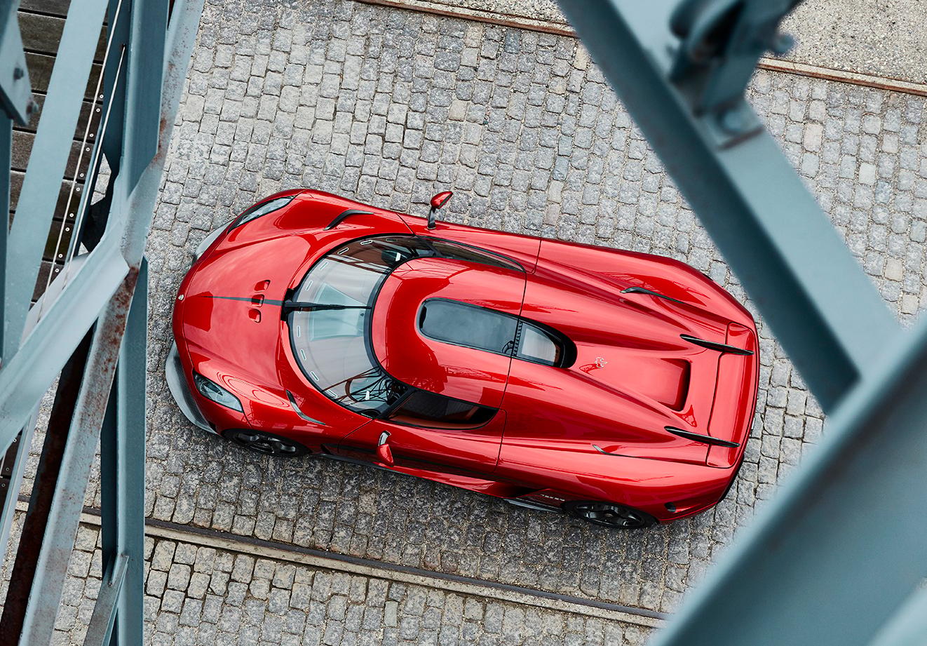 Koenigsegg_Regera_Crane_H8A3443_LR.jpg