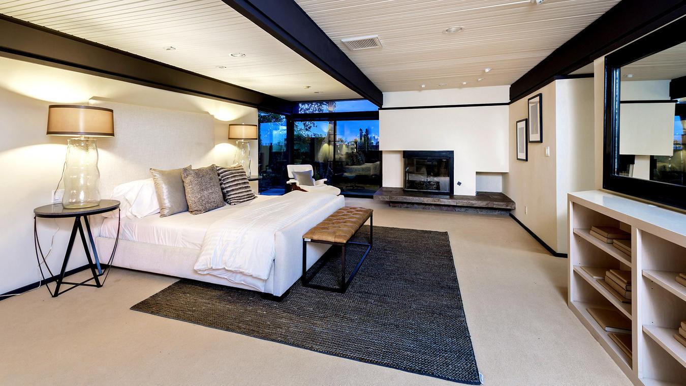 la-fi-hotprop-wes-craven-20160412-photos-006.jpg