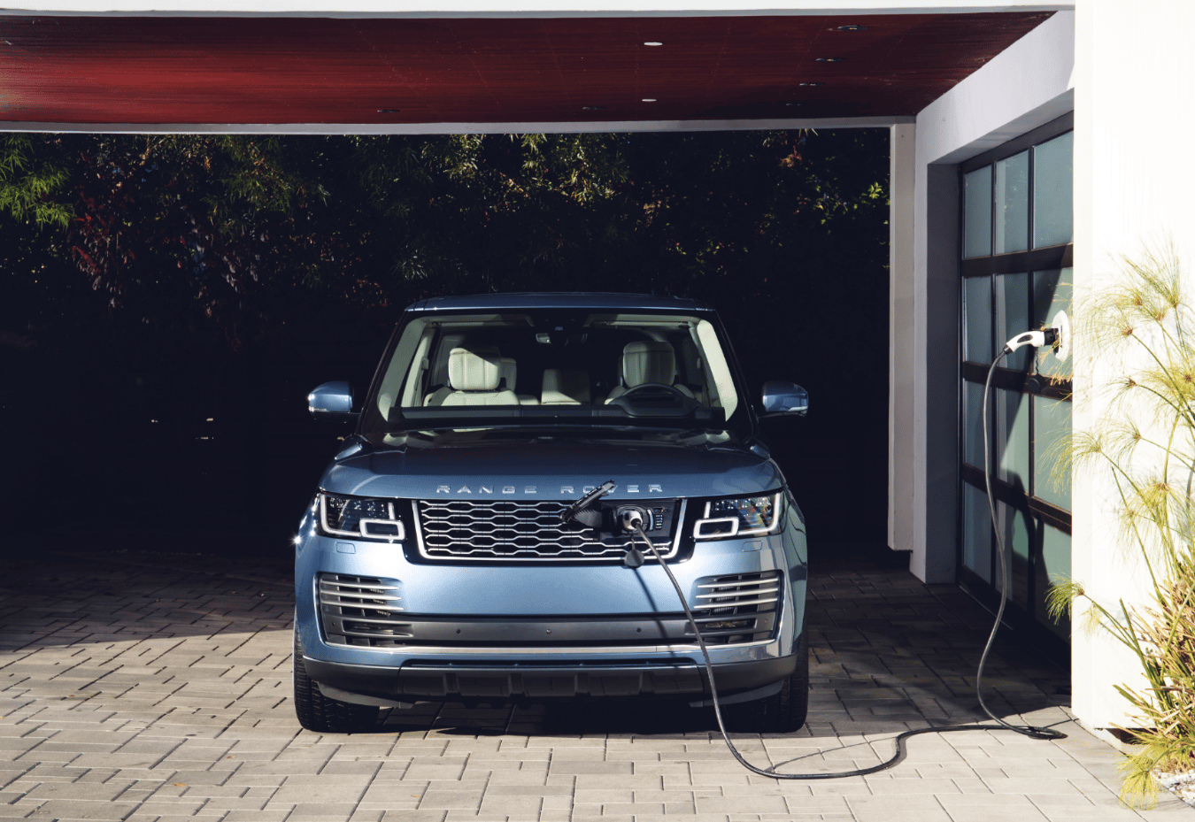 Range Rover P400e (6)