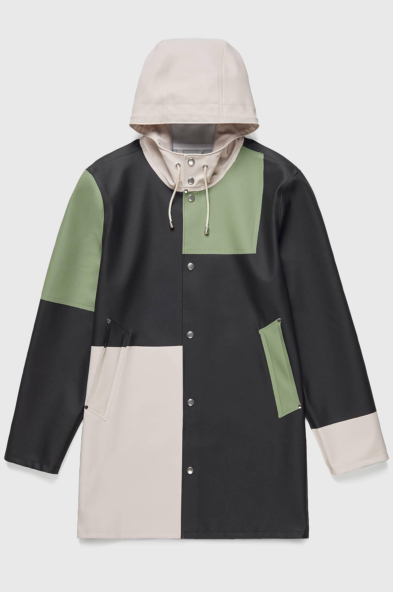 stutterheim_ss19_unisex_raincoat_stockholm_patch_black_light_sand_product_front
