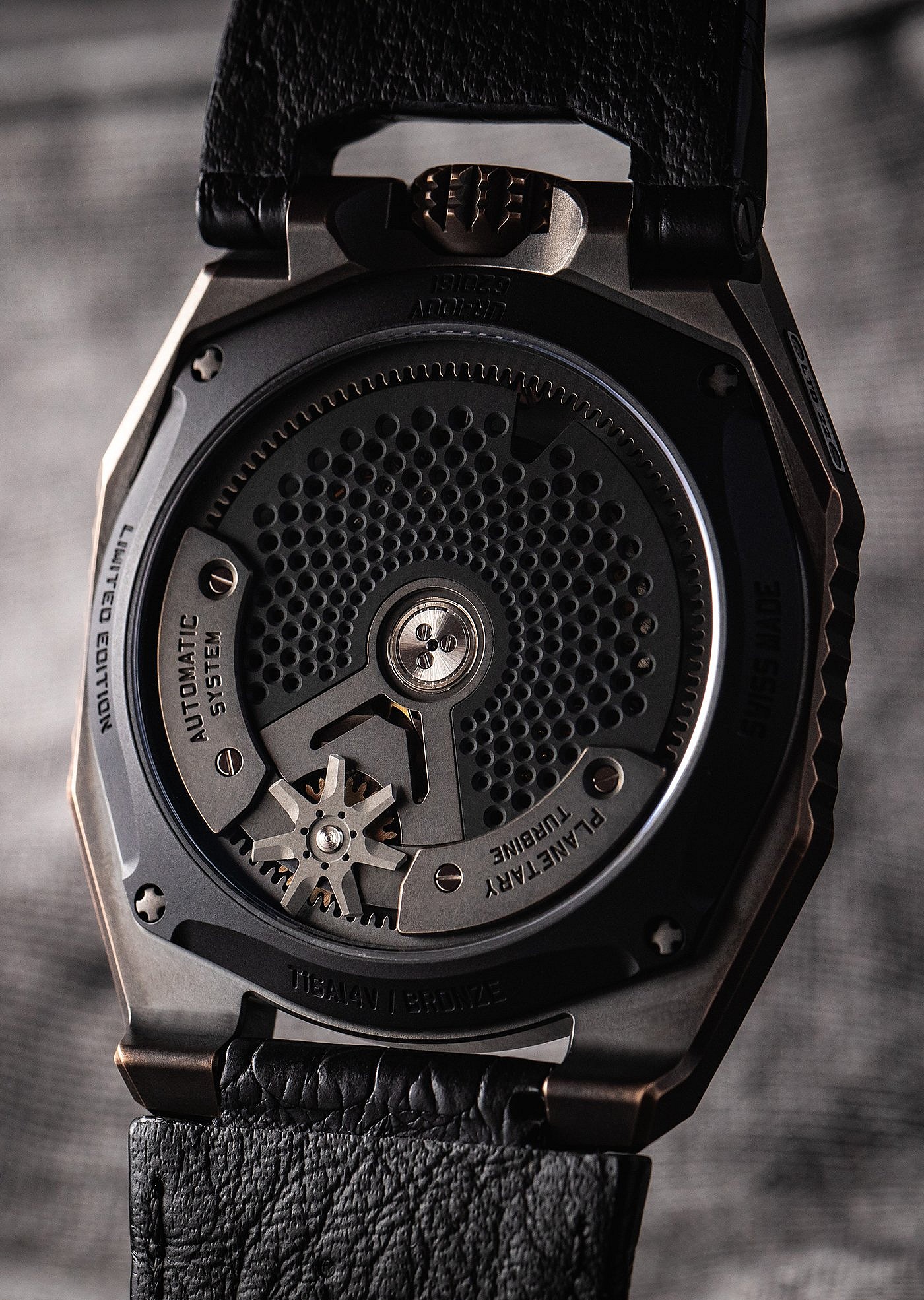 Urwerk-UR-100V-T-Rex-4