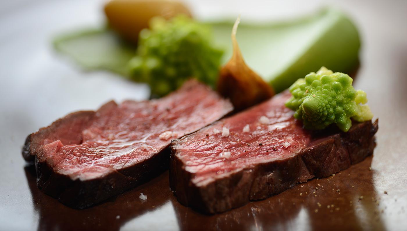 embed-01-polmard-steak_0.jpg