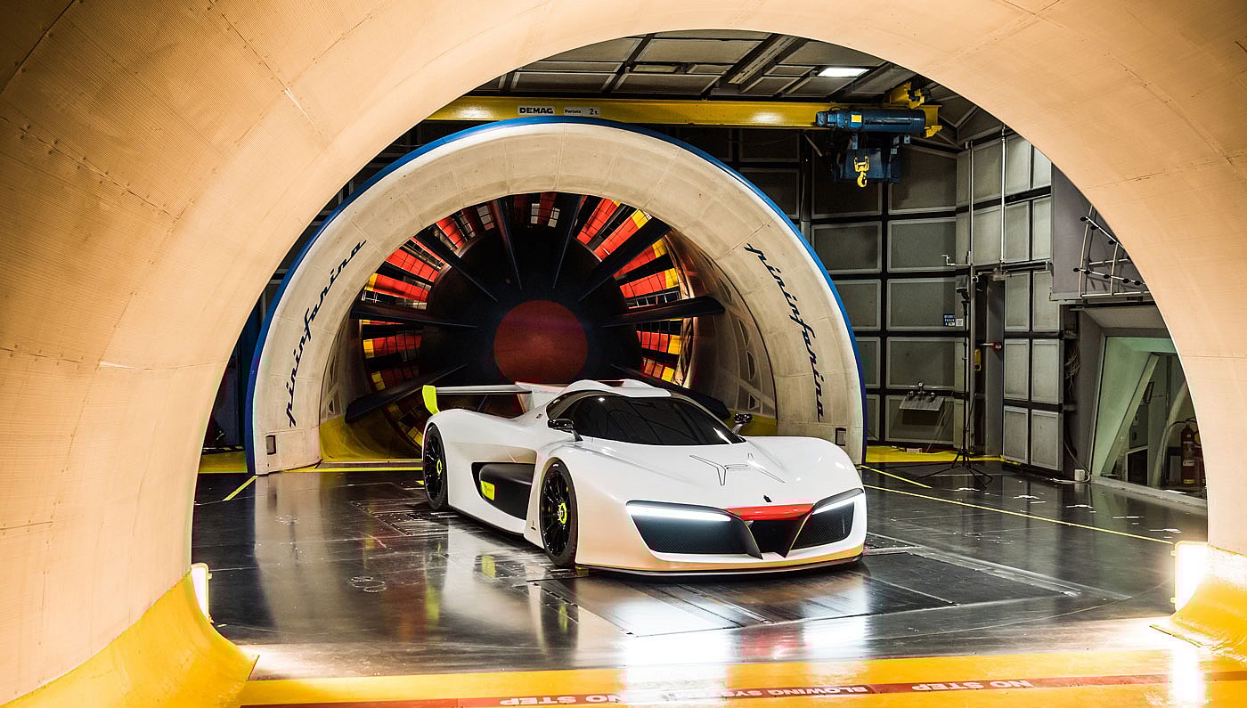 pinnafarina-h2-speed-tour-italy-tunnel.jpg