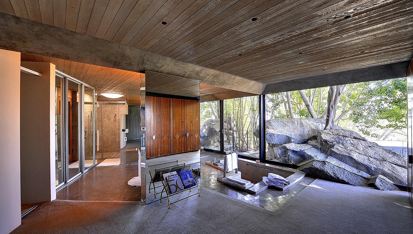 03-elrod-lautner-james-bond-house-palm-springs.jpg