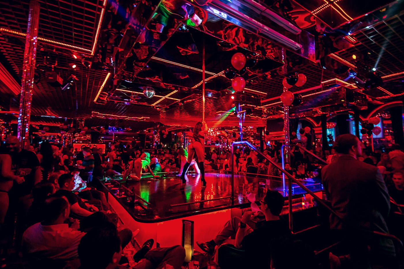 Crazy Horse III Main Stage