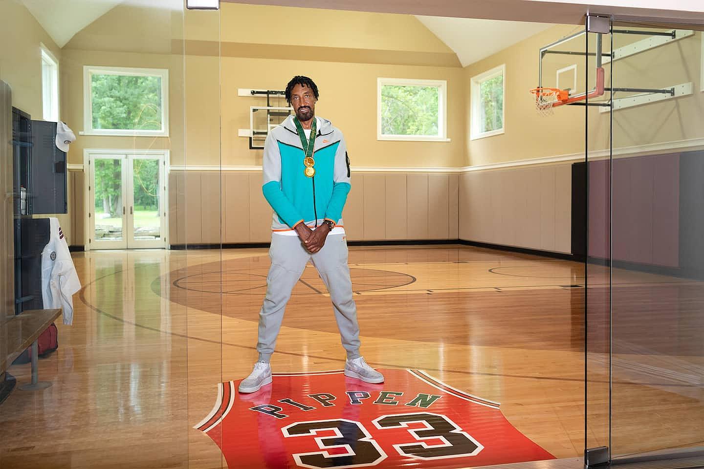 airbnb-pippen-1 Scottie Pippen in his Chicago-area home.