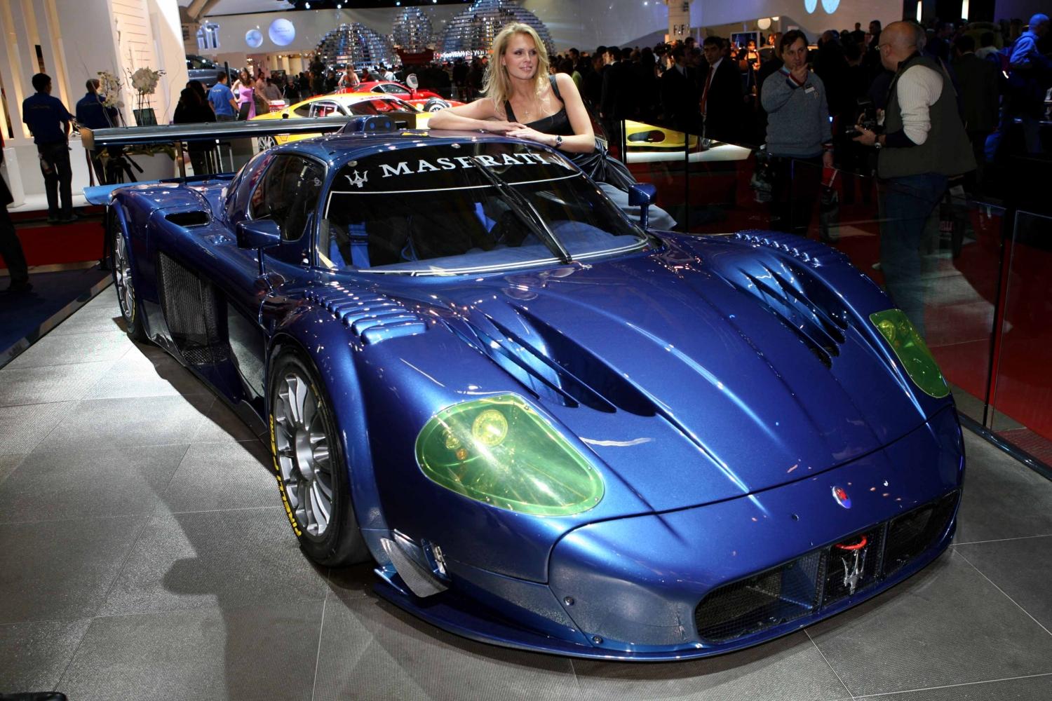 Small-894-MaseratiMC12VersioneCorsedebutsattheBolognaMotorShow2006AndreaBertolini.jpg