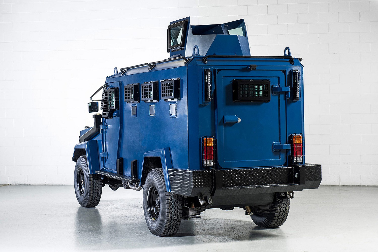 inkas-bulletproof-hudson-apc-04.jpg
