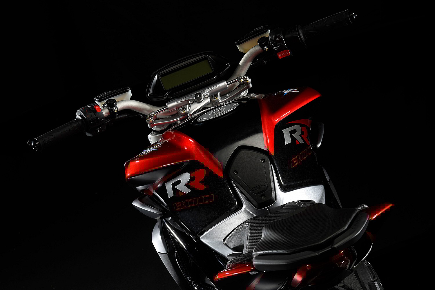 b3_800_rr_detail_1.jpg