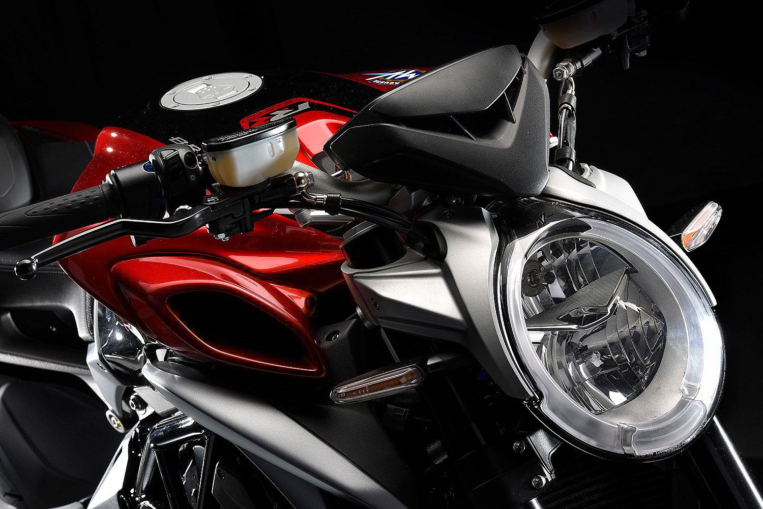 b3_800_rr_detail_2.jpg