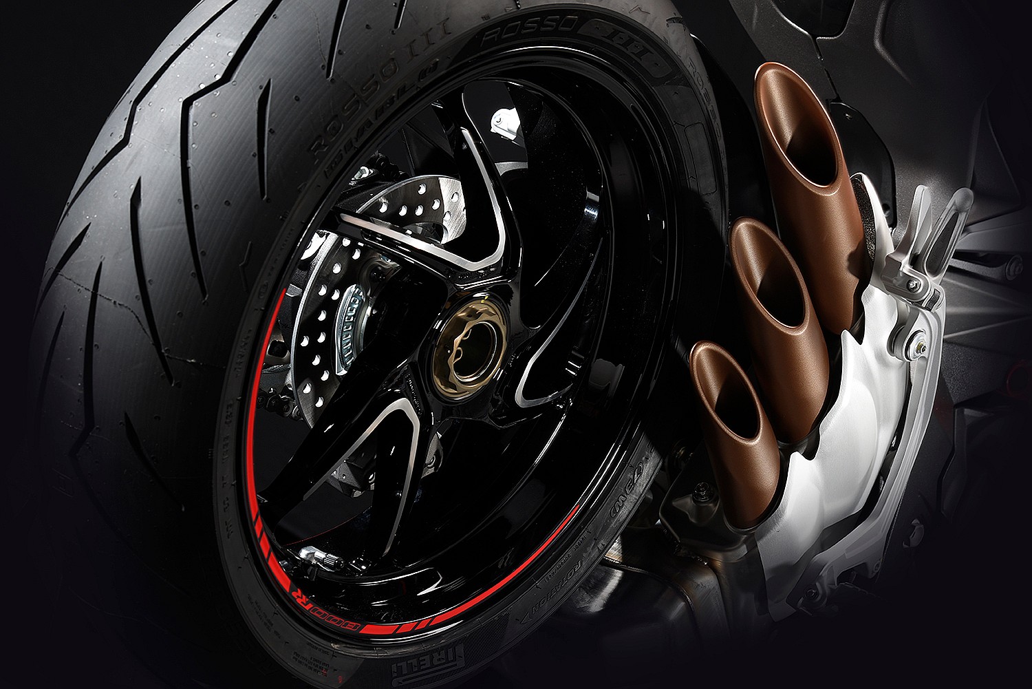 b3_800_rr_detail_6.jpg