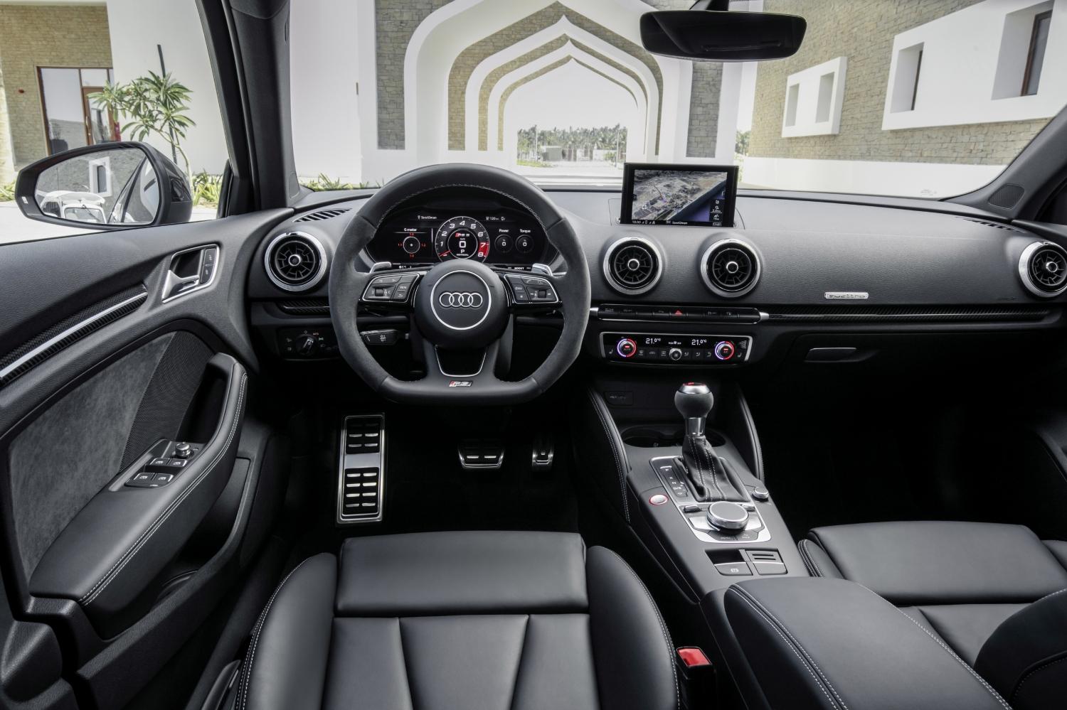 Small-2018-Audi-RS-3-sedan-2550