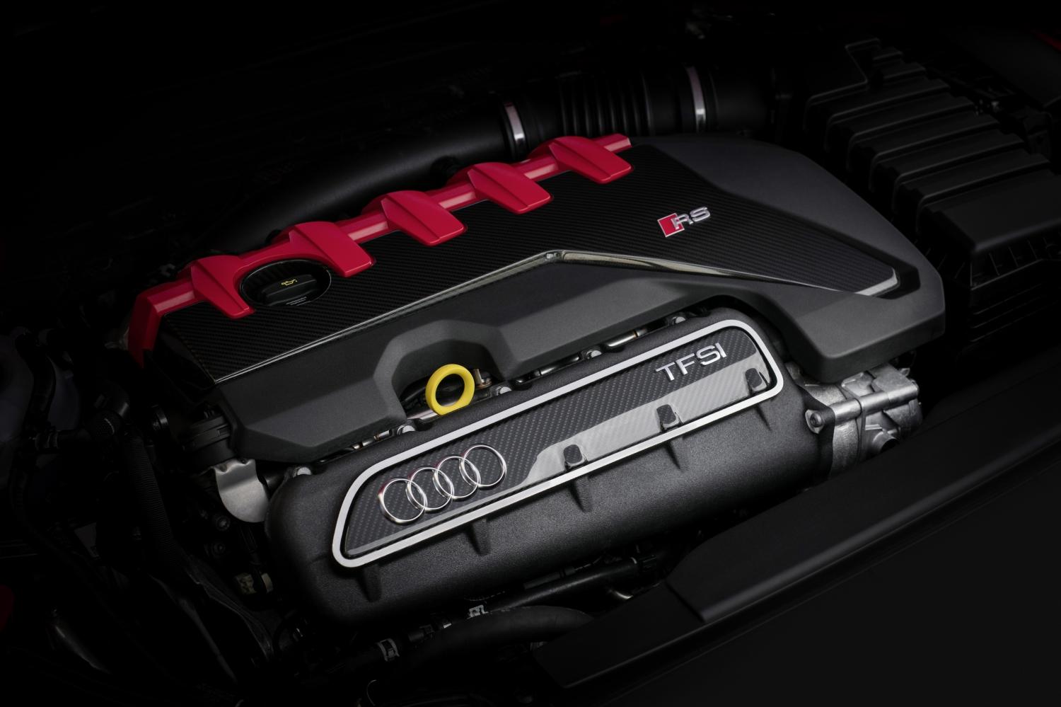 Small-2018-Audi-RS-3-sedan-2556