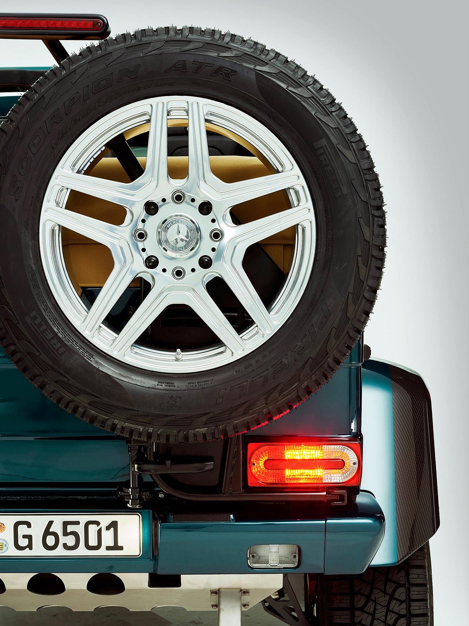 Mercedes Maybach G65 teaser