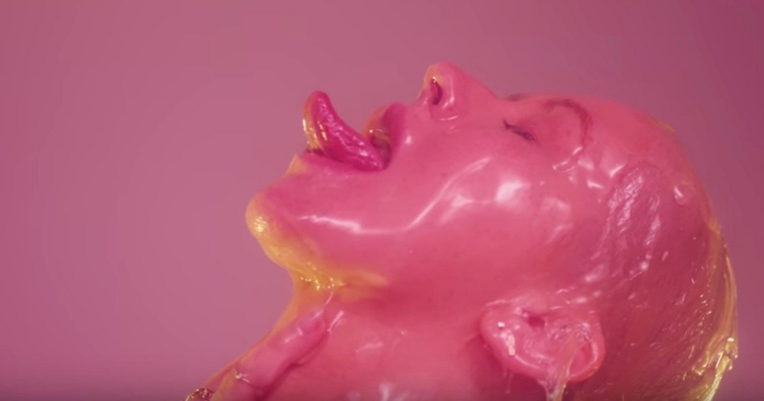 christina-aguilera-accelerate-3