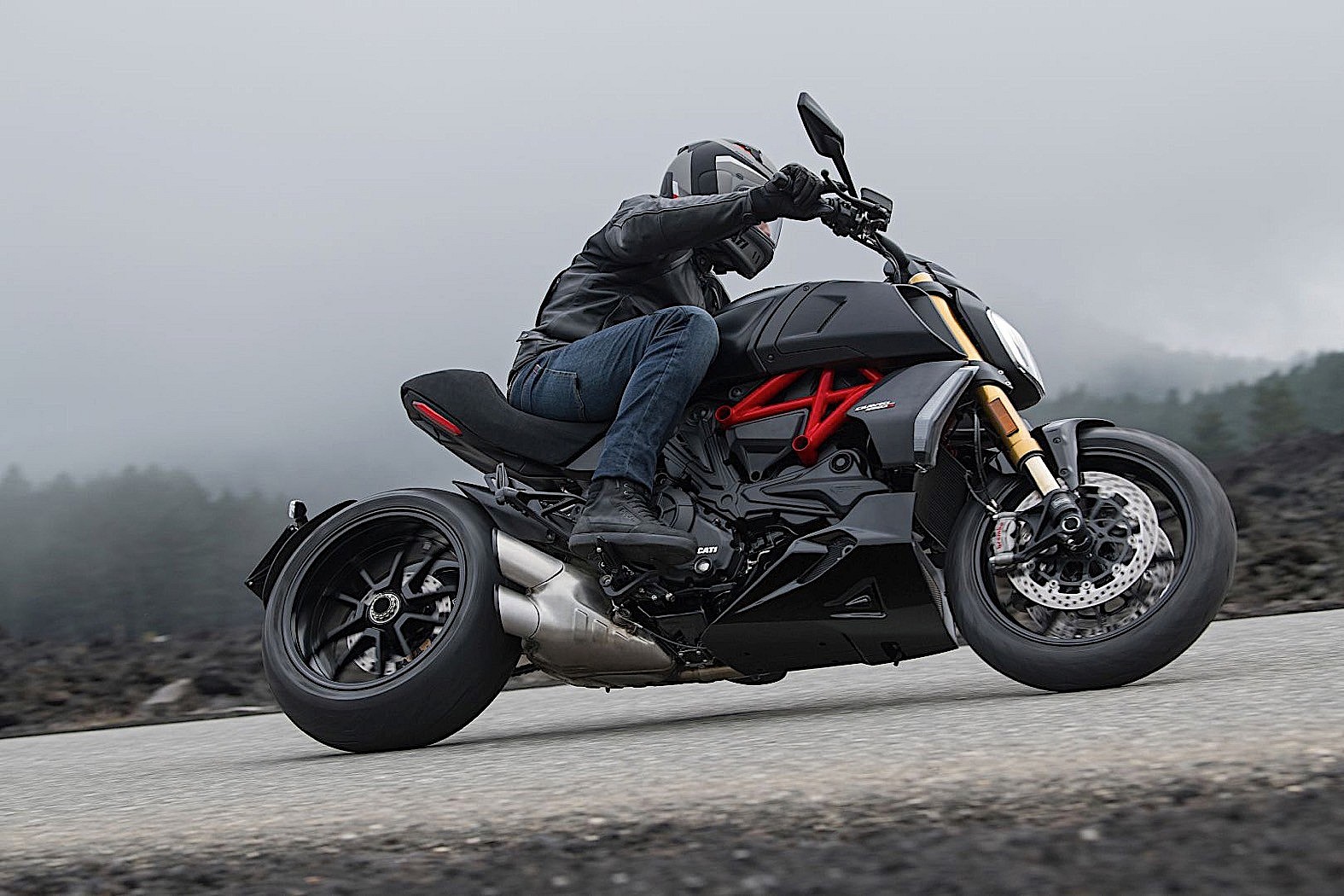 ducati-diavel-1260-to-be-delivered-starting-february_14