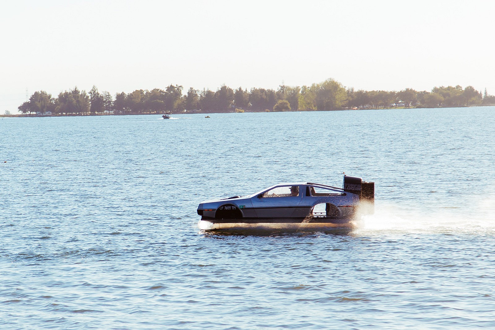 DeLorean Hovercraft (7)