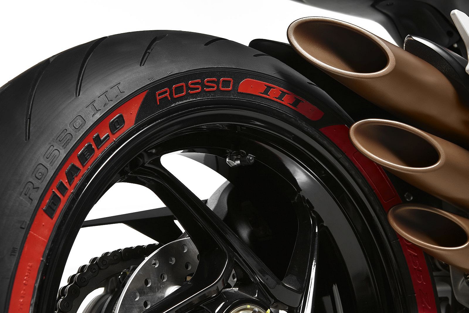 MV-Agusta-Diablo-Brutale-13.jpg
