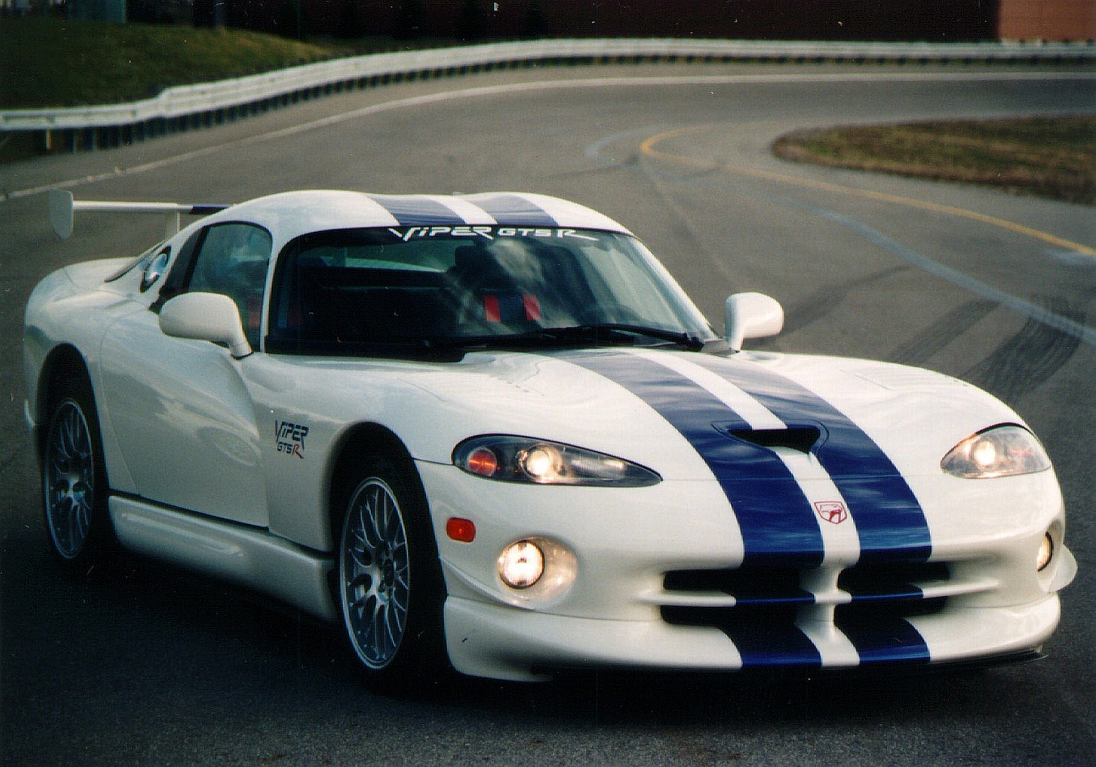 1998_Viper_GTS-Rllb6sn3ubphk9ivk1sqck3o2q4.jpg