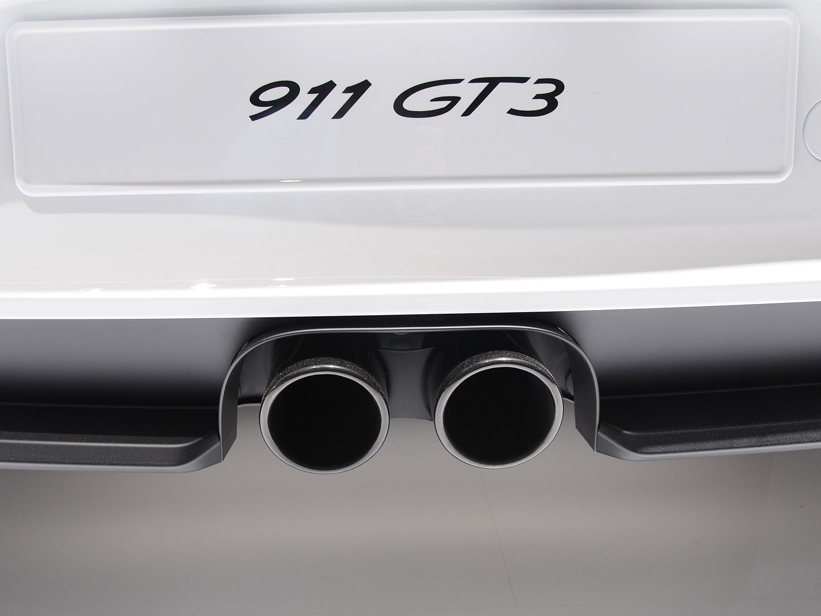2014-porsche-911-gt3-rear-exhaust.jpg