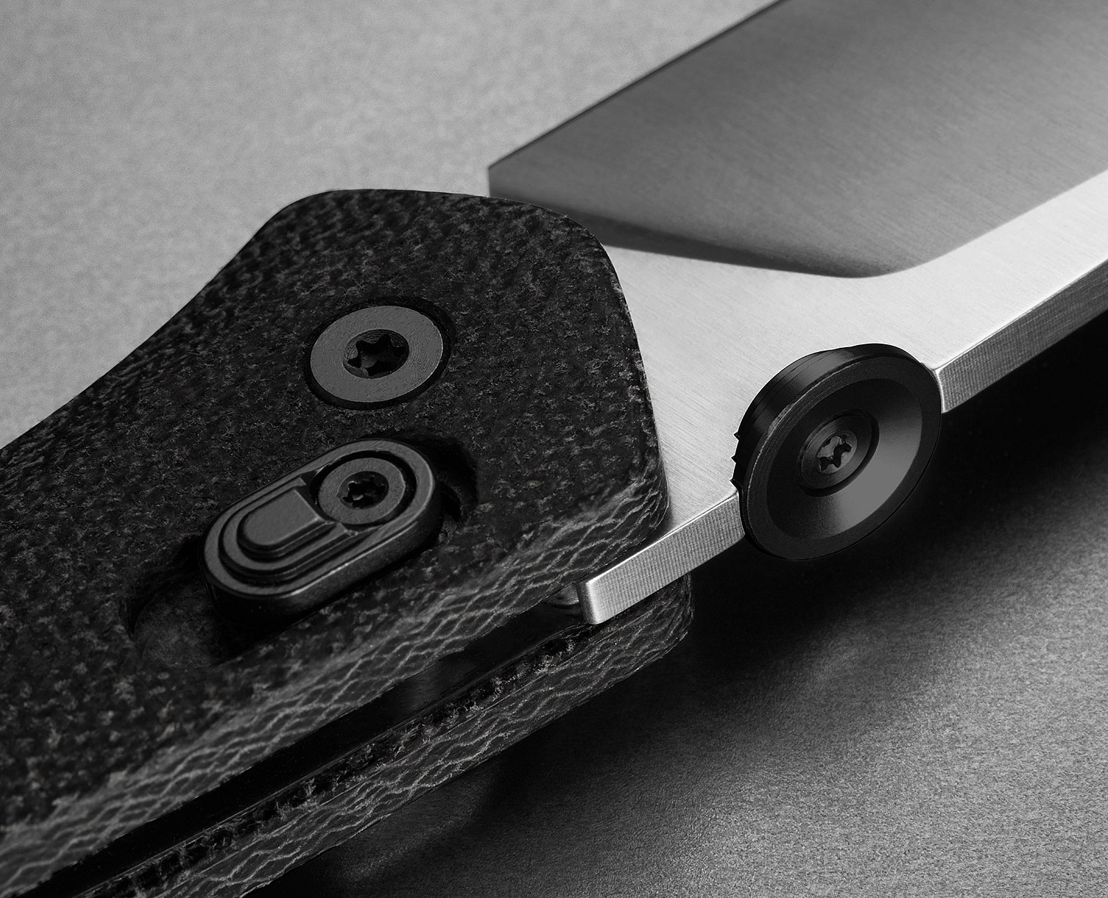 James Brand Carter Black Micarta (1)