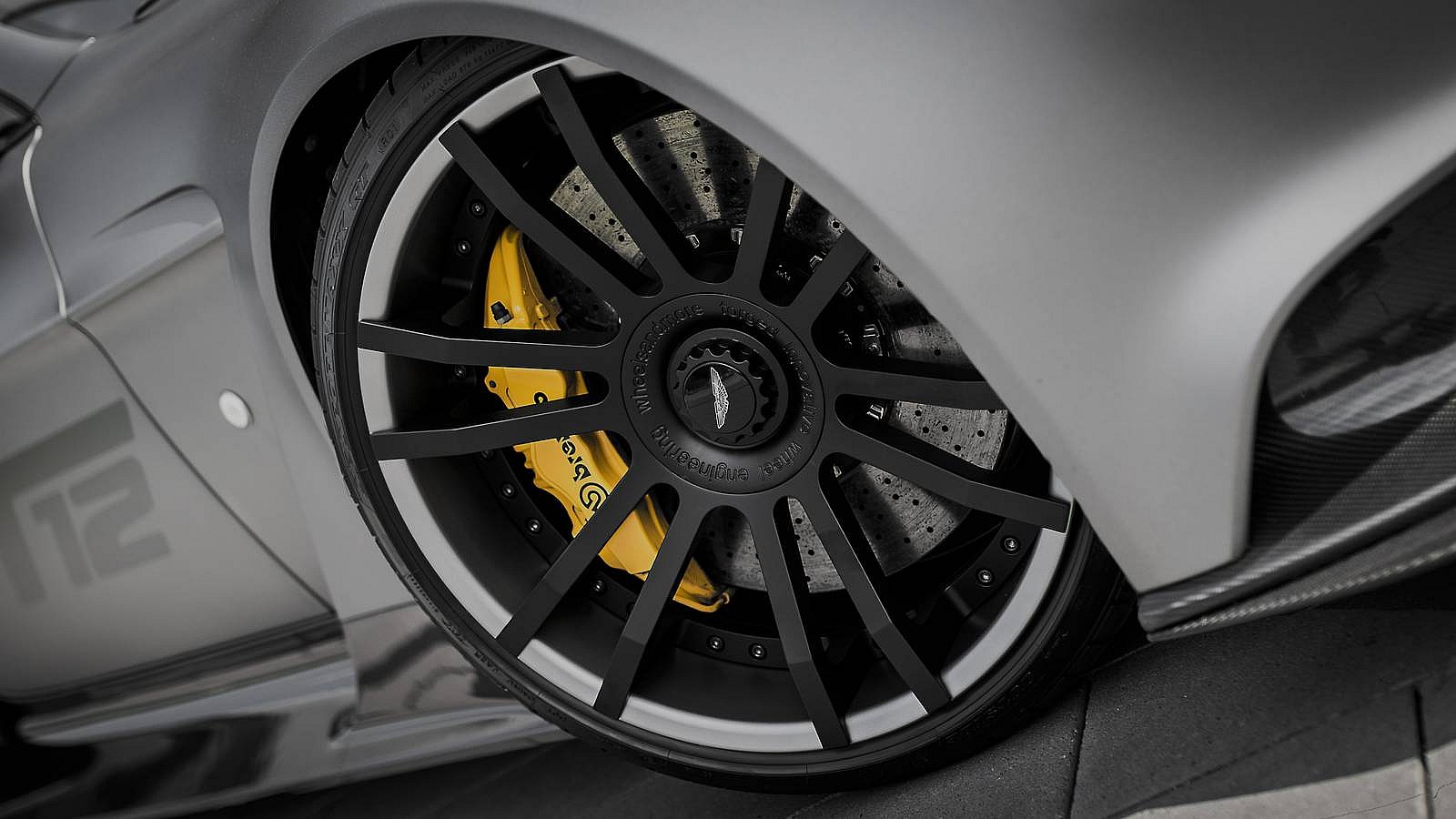 Aston-Martin-Vantage-GT12-7.jpg