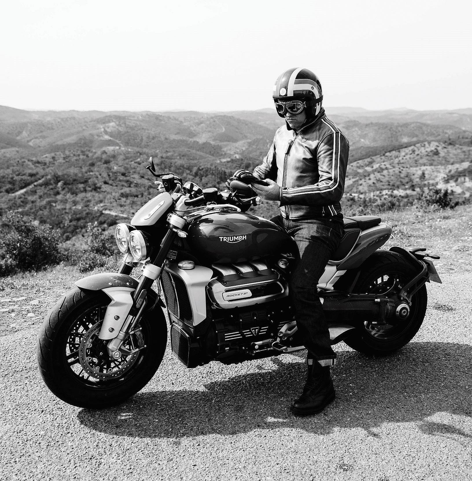 Triumph Rocket 3 R (1)