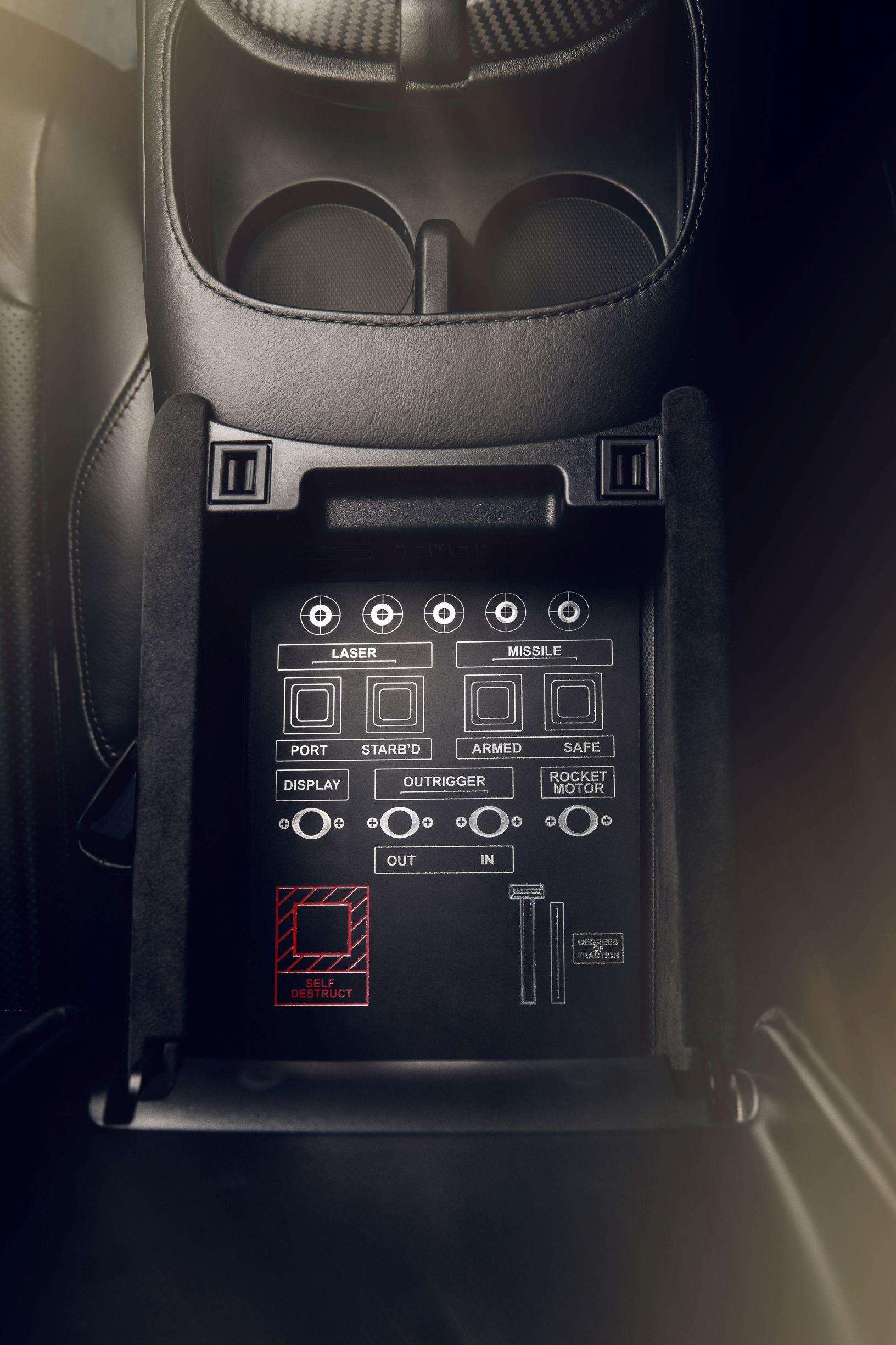 Aston Martin Vantage 007 Edition (3)