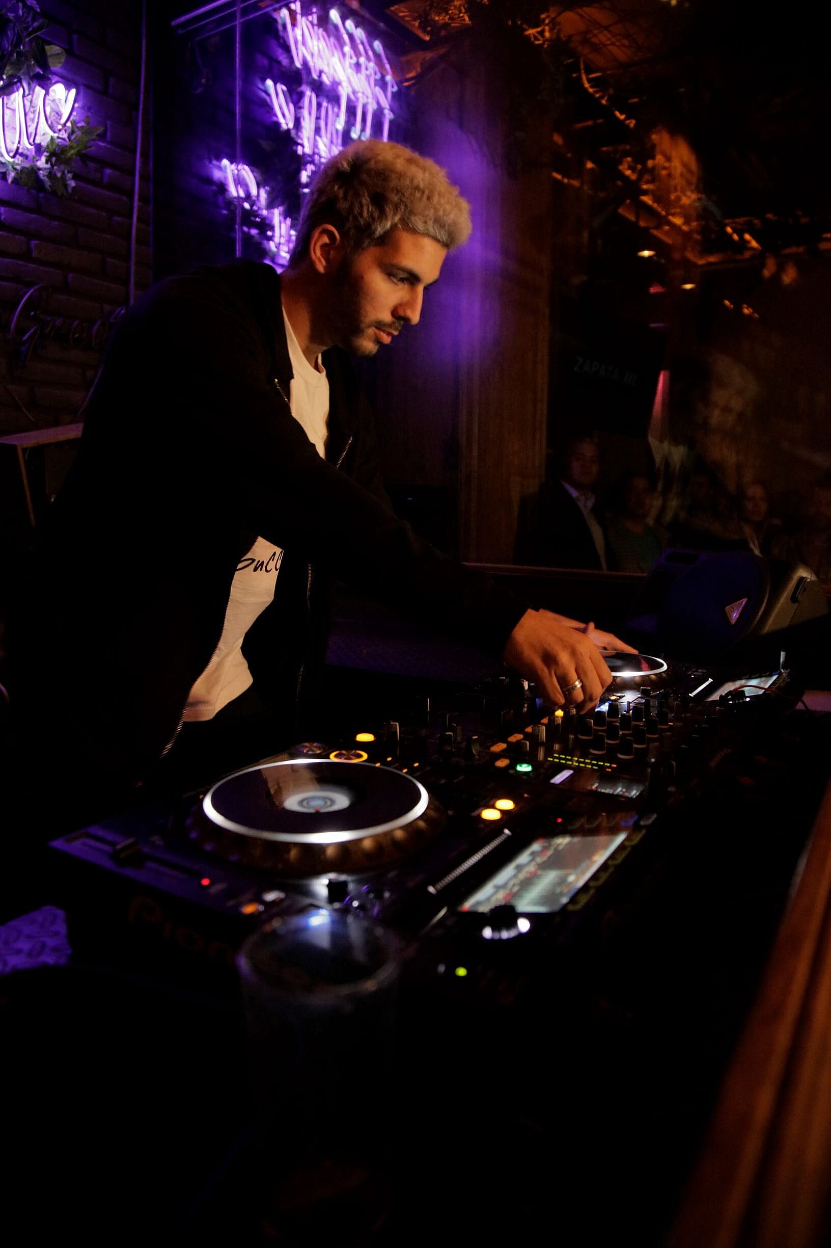 4 DJ IVANN DELAMO