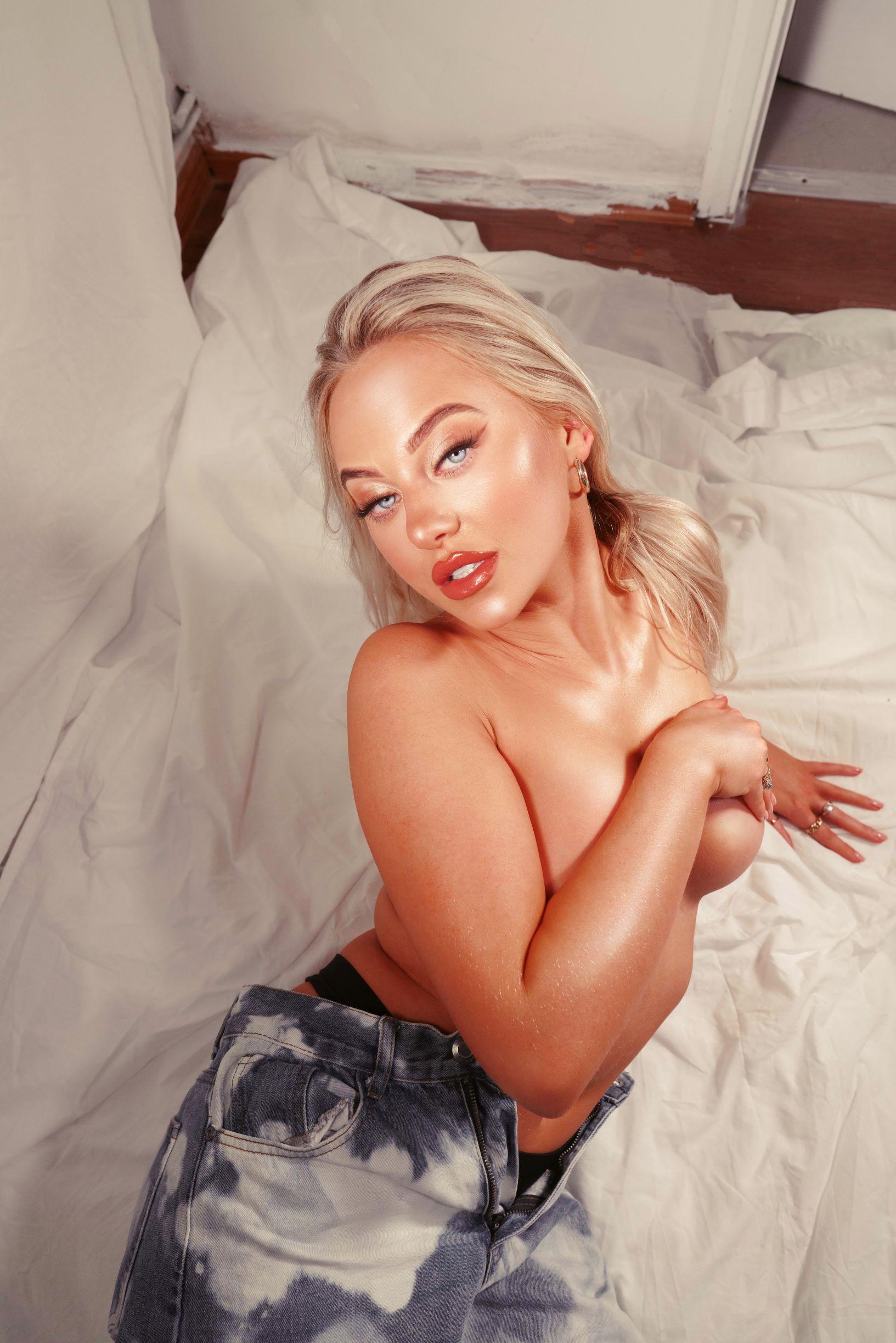 Rhiannon Blue (4)