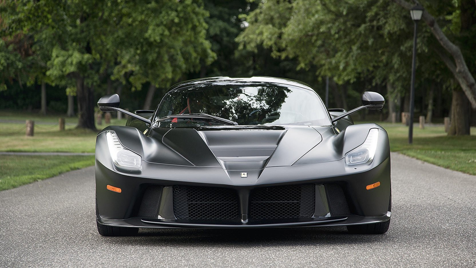 Ferrari-LaFerrari-1.jpg