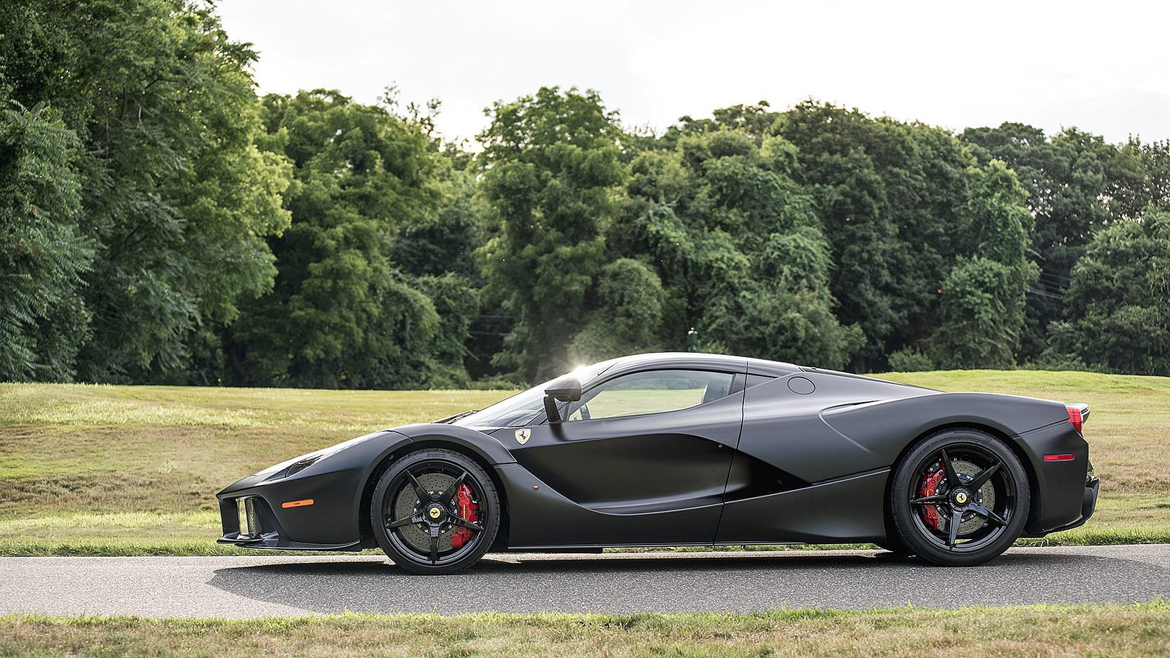 Ferrari-LaFerrari-3.jpg