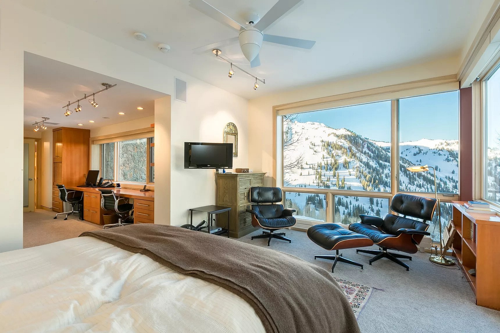 MASTERBEDROOM11