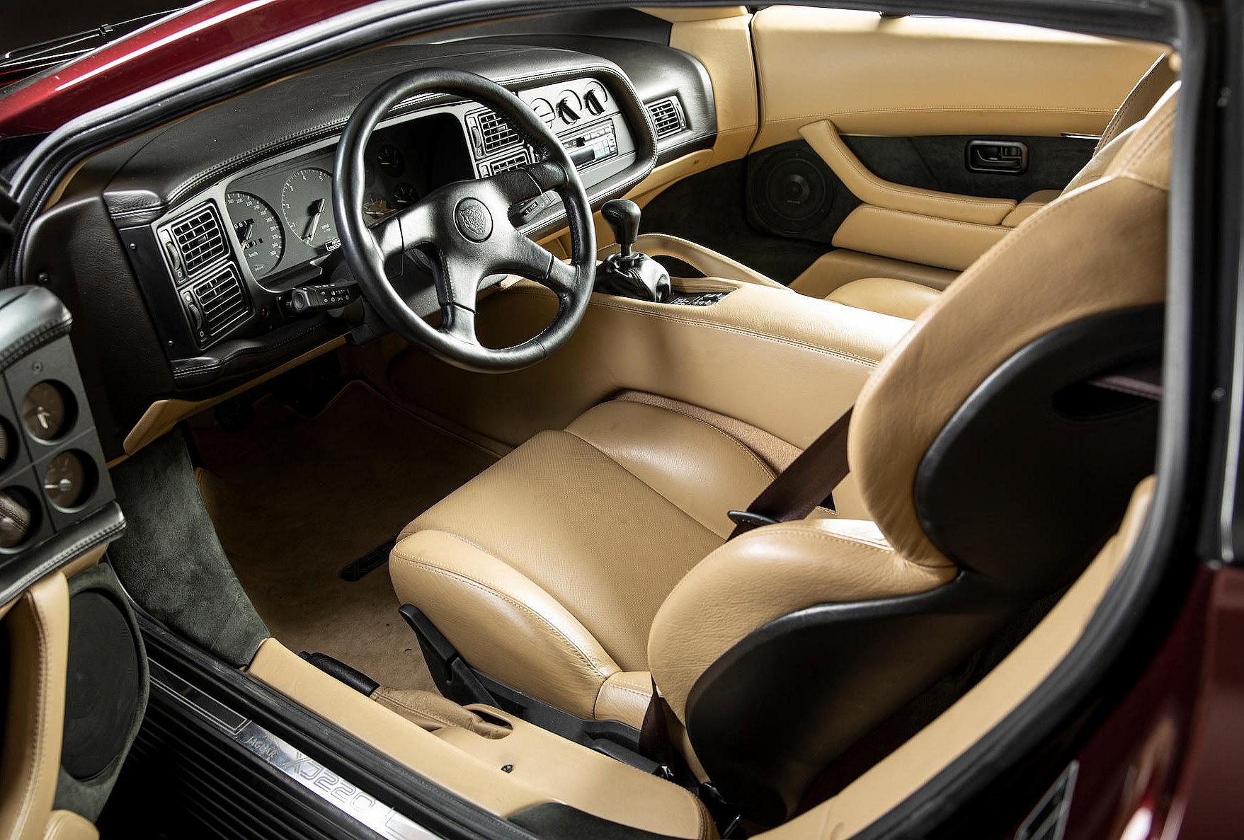 1993 Jaguar XJ220 (5)