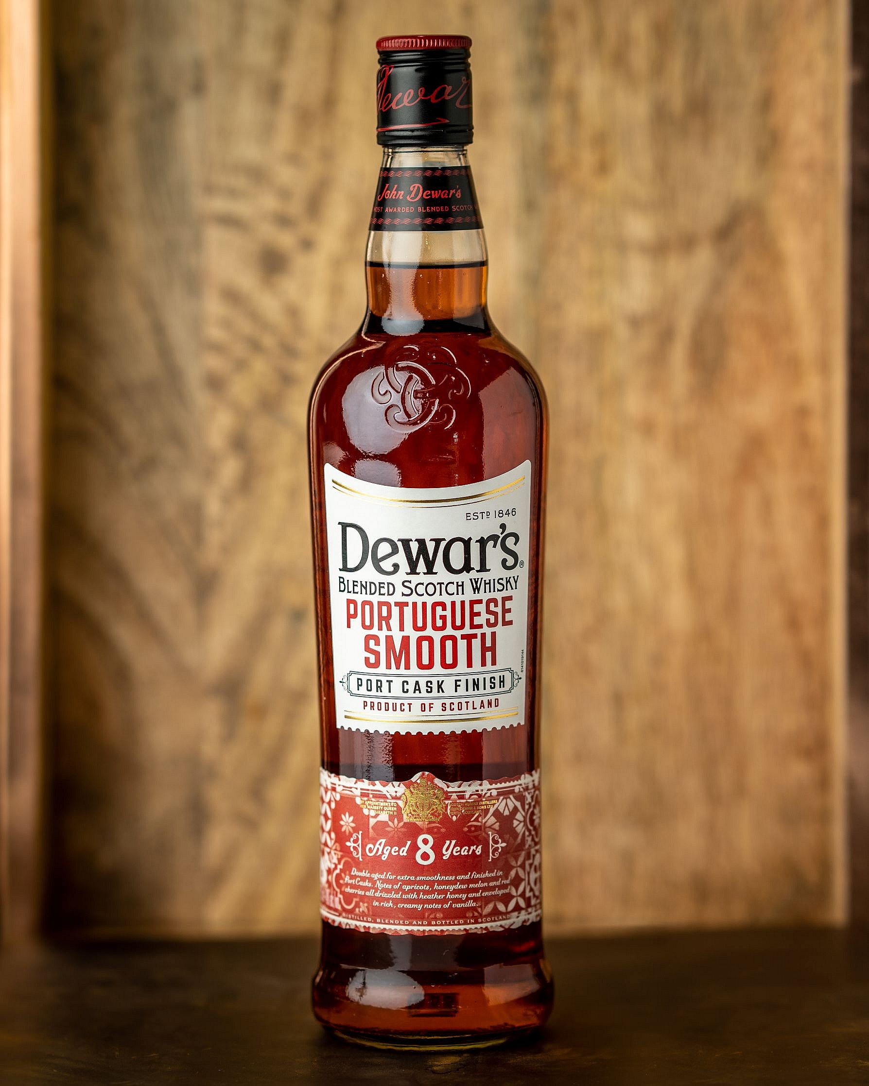 Dewar's 8-Year Portuguese Smooth Cask Finished Whisky (1)