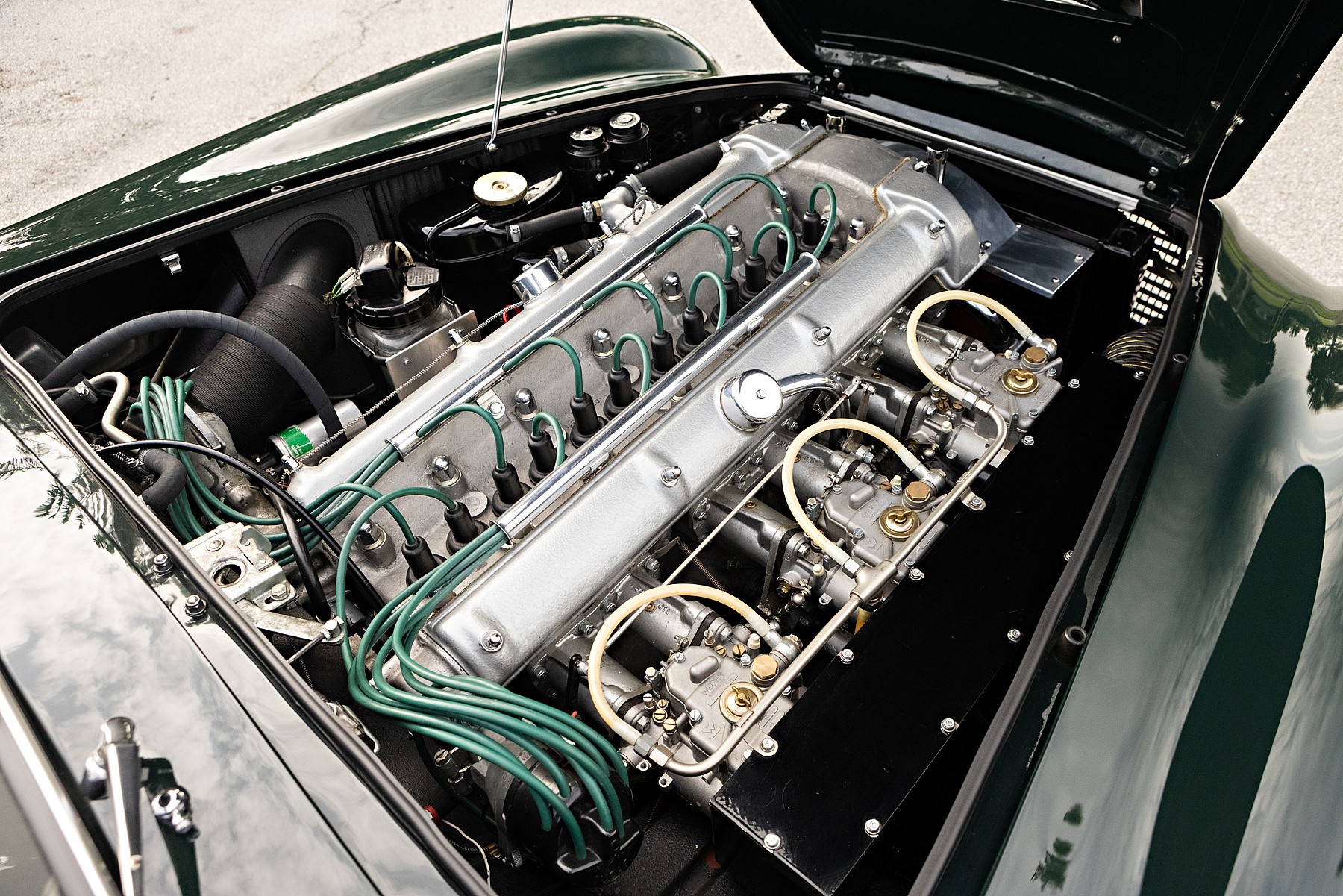 1961_Aston_Martin_DB4_GT_0010