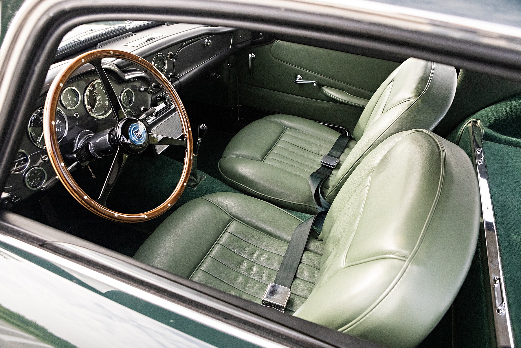 1961_Aston_Martin_DB4_GT_0037