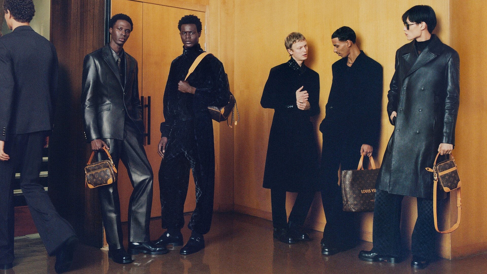 LOUIS VUITTON ブック メッセンジャー 2025年秋冬 LOUIS VUITTON ブック メッセンジャー 2025年秋冬