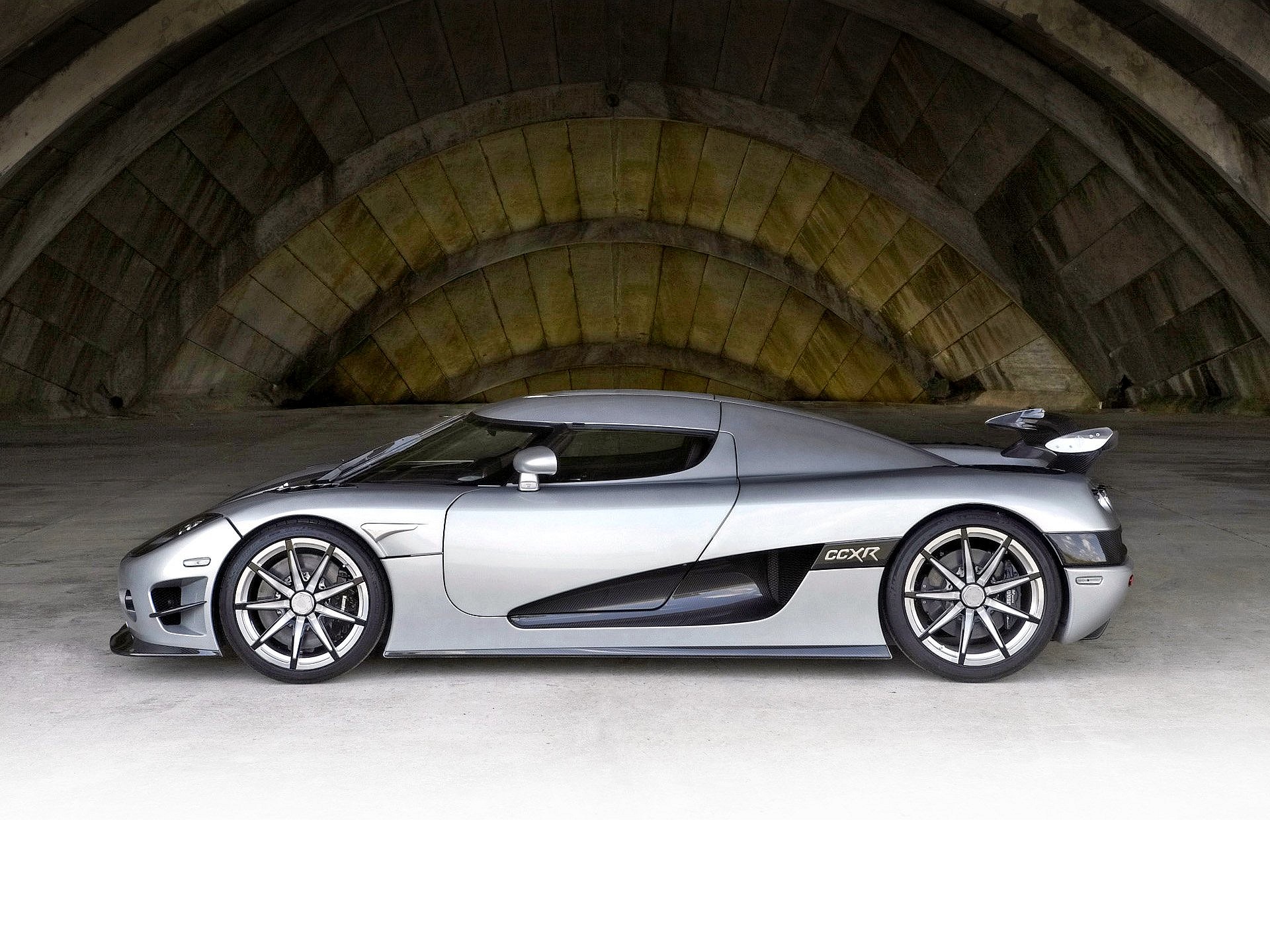 2010-Koenigsegg-Trevita