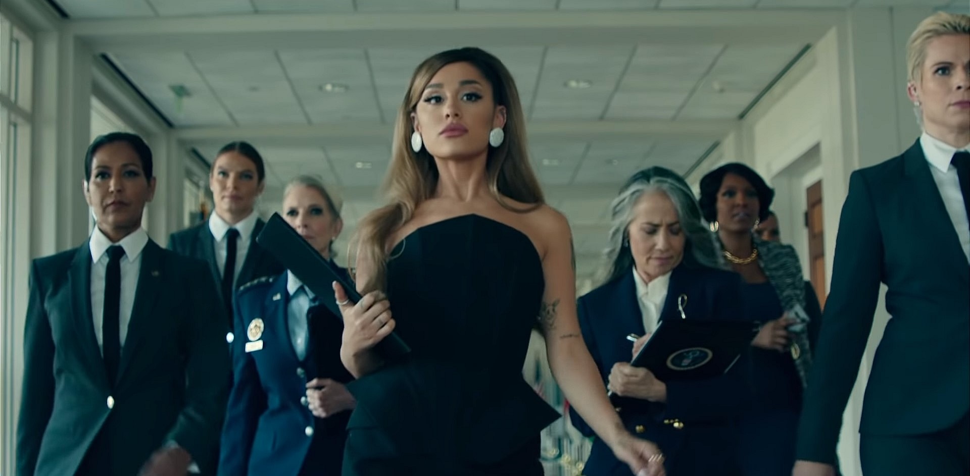 Ariana Grande Positions (1)