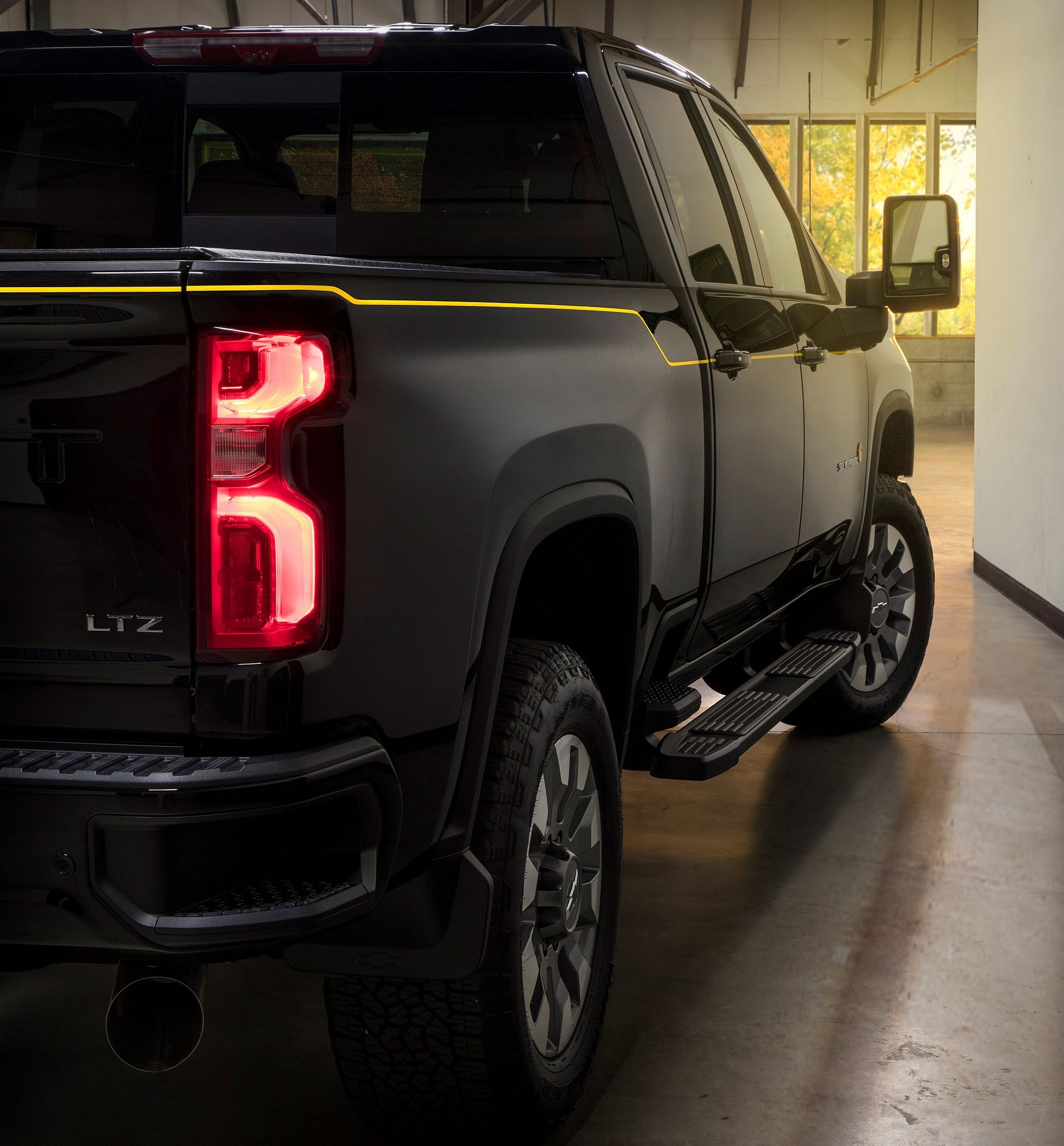 2021 Chevrolet Silverado HD Carhartt Special Edition (5)