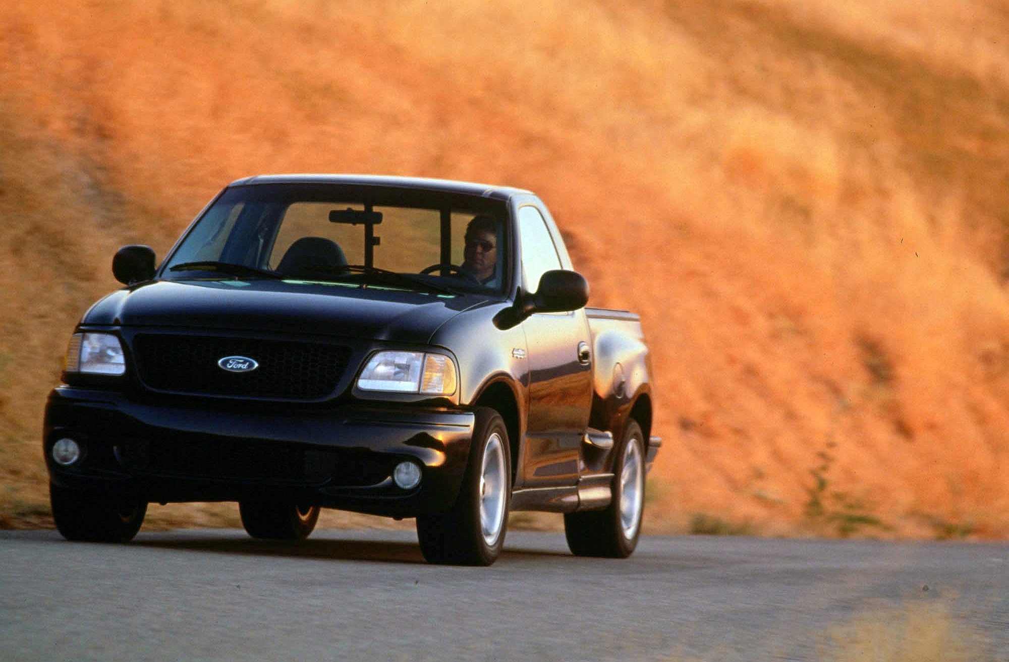 2001 Ford SVT F150 Lightning black