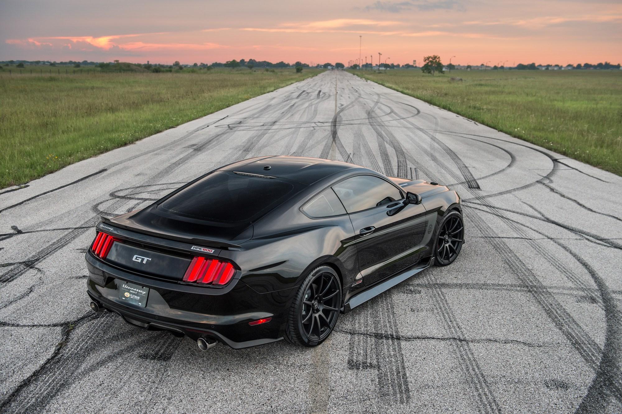 09-hennessey-25th-anniv-mustang.jpg