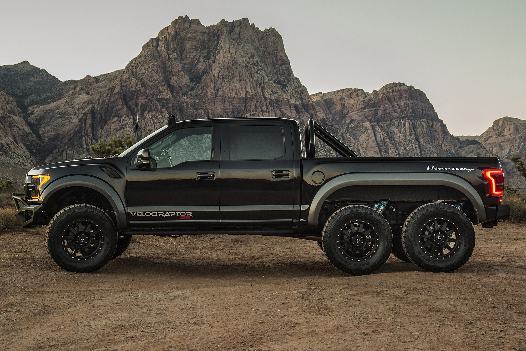 6X6-Hennessey-Velociraptor-04