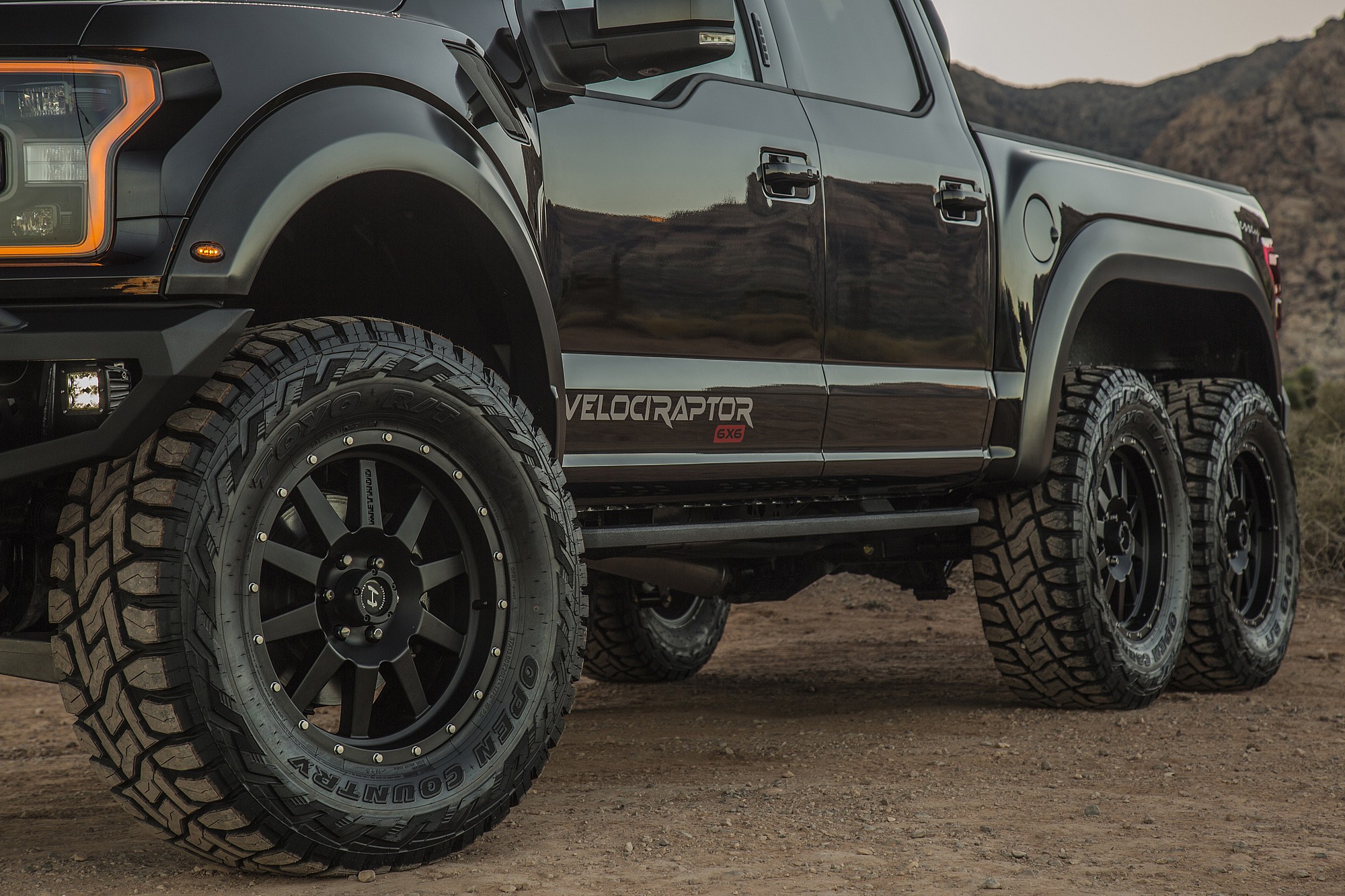 6X6-Hennessey-Velociraptor-07