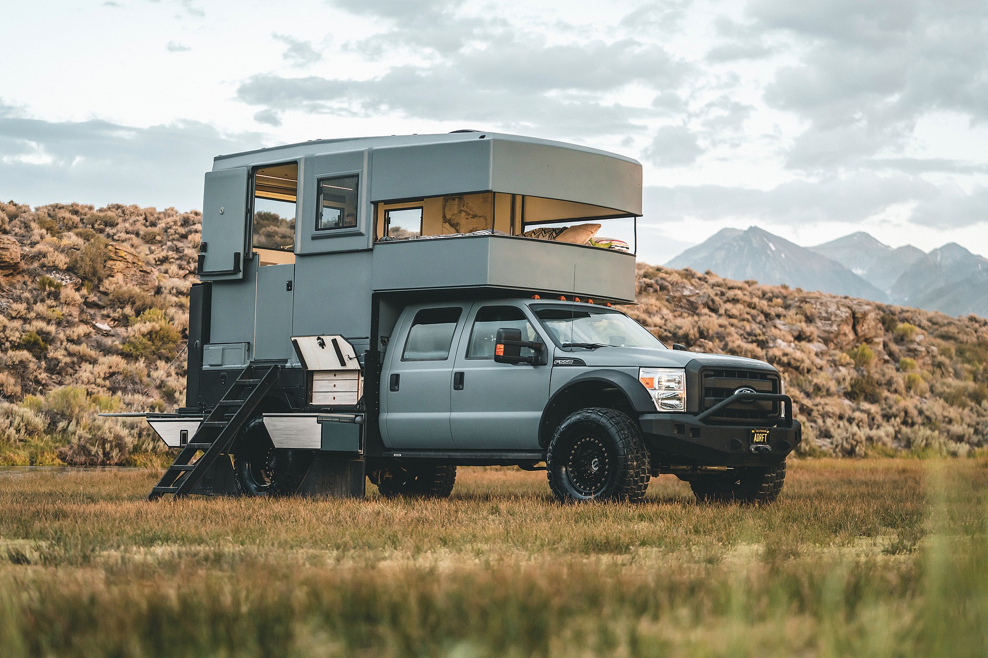 Ford F-550 Full Customer Camper (2)